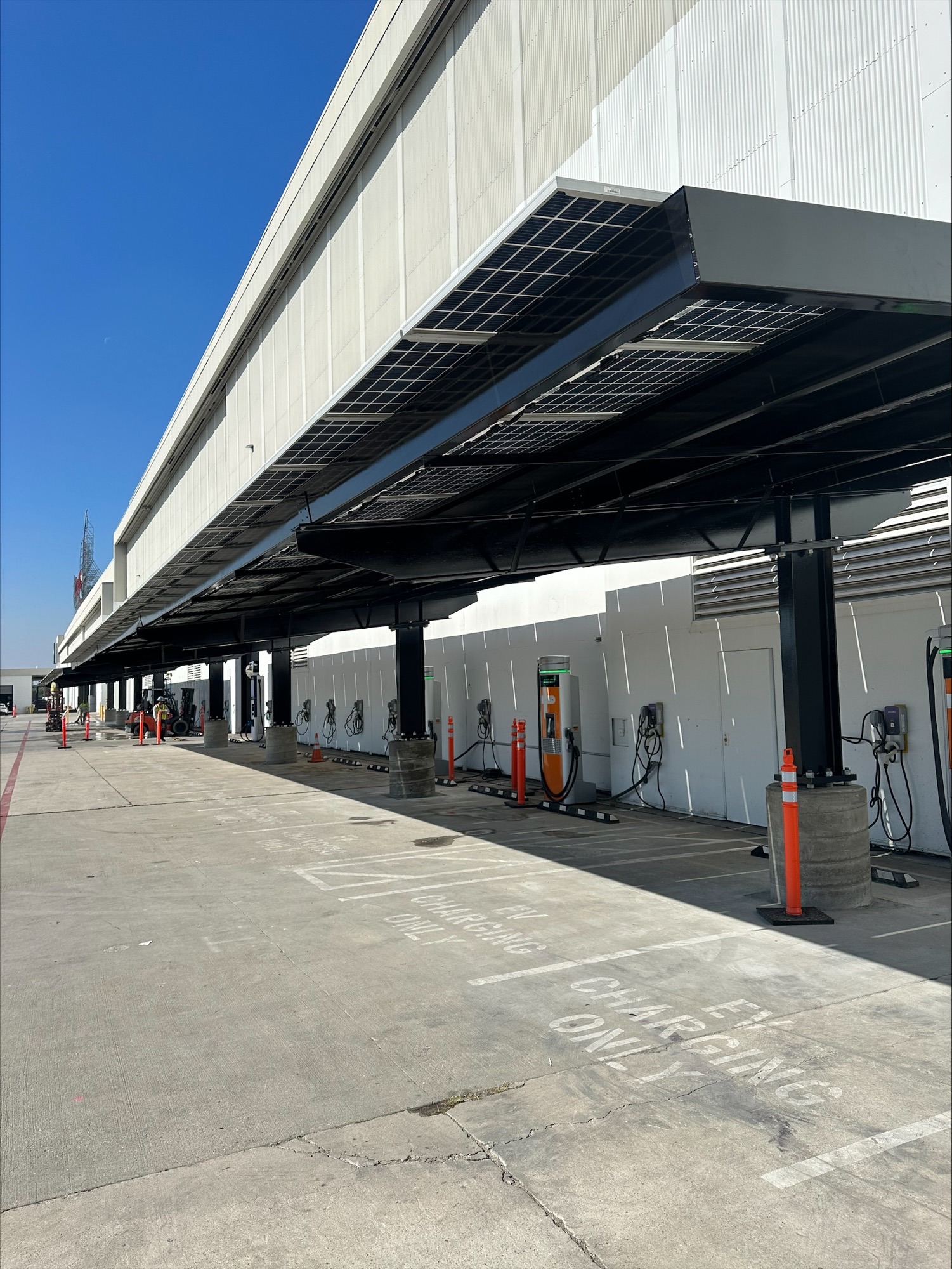 Mercedes-Benz Solar Carport