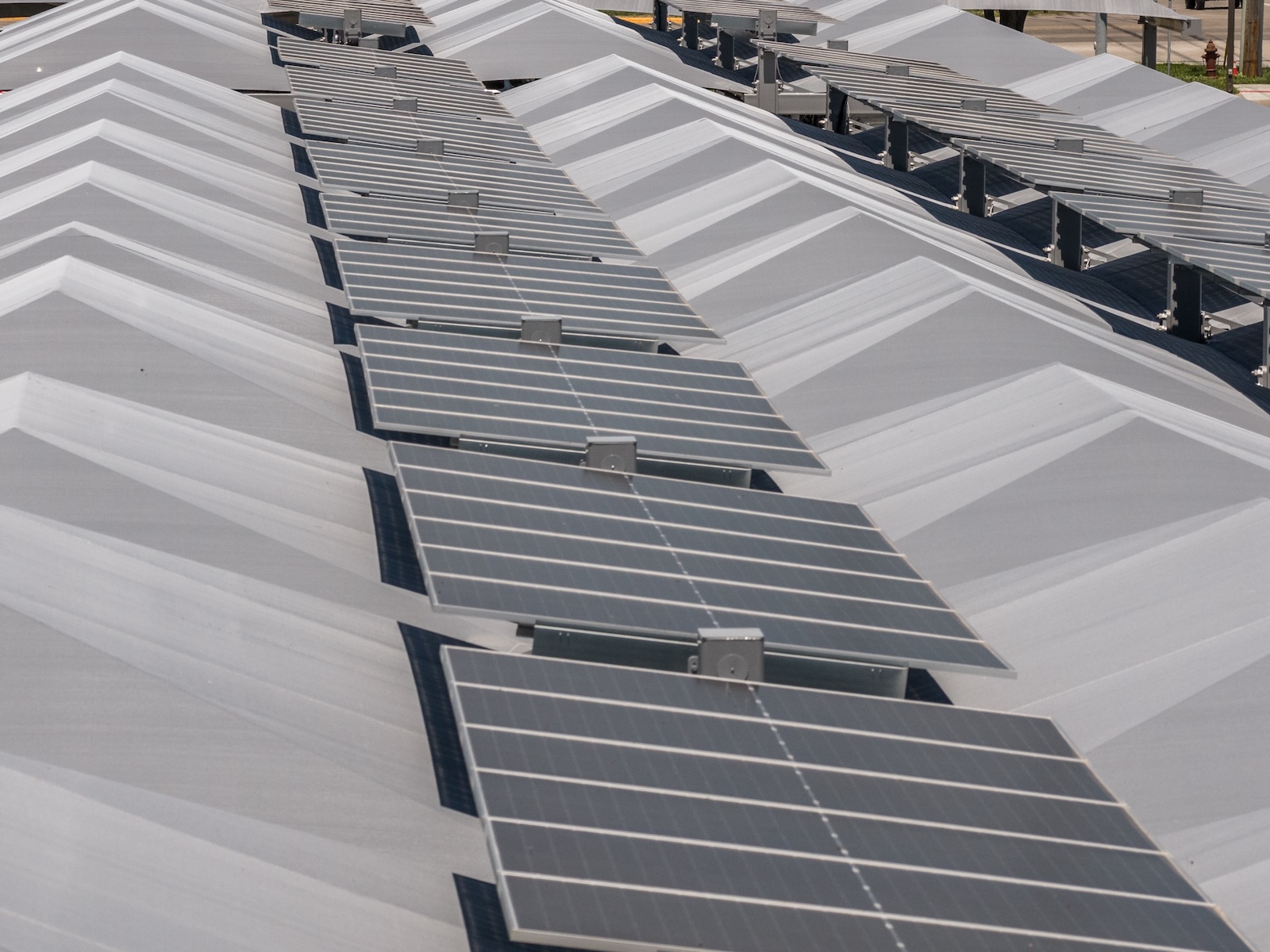 top view of solar integrated shade protection for cars thumbnail